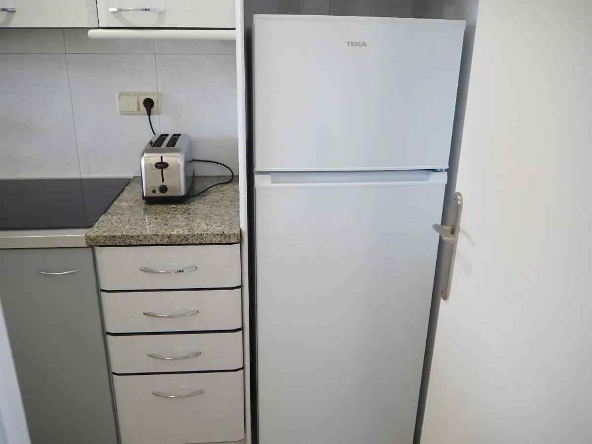 Apartament Reformat Amb Vistes Al Mar I A Les Illes Medes 레스타르티트